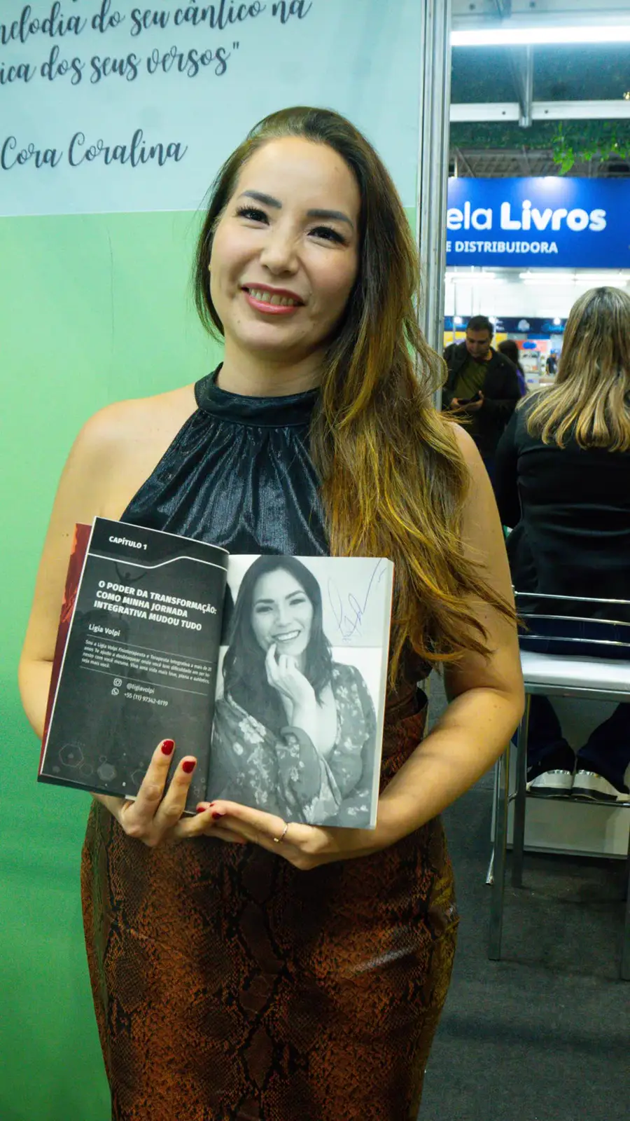 Autora publicada na Bienal